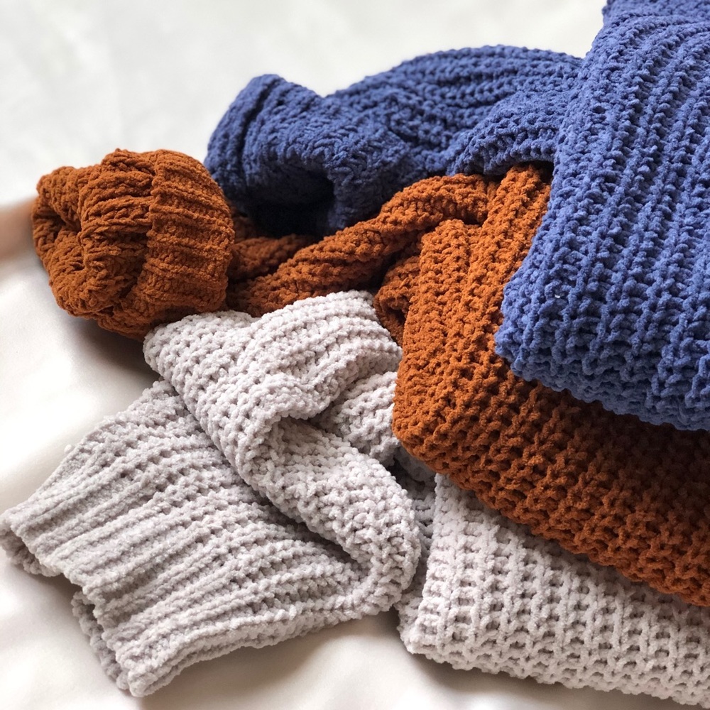 CHENILLE CABLE KNIT SWEATER — In Rust - Picture 6 of 7
